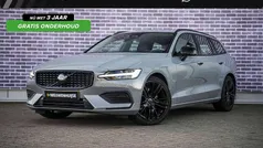 Grijs Gebruikt 2023 Volvo V60 Stationwagen | € 32.899 (Goede deal)
