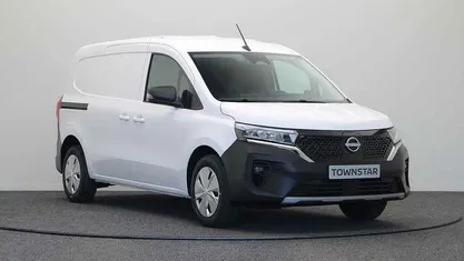 Nieuw Nissan Townstar N-Connecta 22 kW (30 PK) 2026 Mineral white Sedan