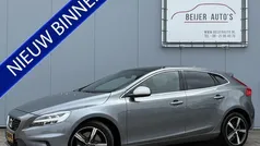 Grijs Gebruikt 2019 Volvo V40 R-Design Stationwagen | € 18.845 (Eerlijke prijs)