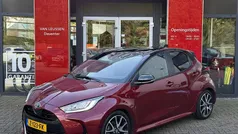 Rood Gebruikt 2021 Toyota Yaris Hybrid Edition Hatchback | € 21.400 (Eerlijke prijs)
