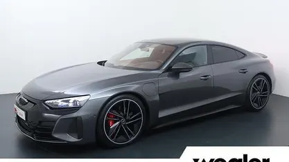 Grijs Gebruikt 2022 Audi e-tron GT quattro Design Sedan | € 72.940 (Goede deal)