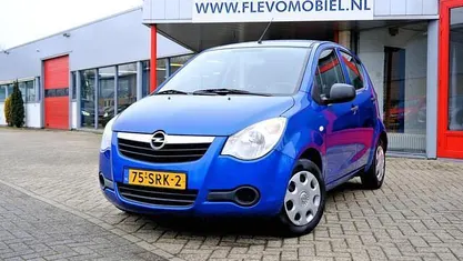Blauw (metallic) Occasion 2011 Opel Agila Selection Hatchback | € 4.250 (Eerlijke prijs)