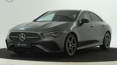 Grijs Nieuw 2025 Mercedes CLA180 AMG line Sedan | € 50.393 (Eerlijke prijs)