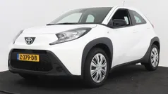 Wit Gebruikt 2024 Toyota Aygo Play Hatchback | € 18.495 (Eerlijke prijs)