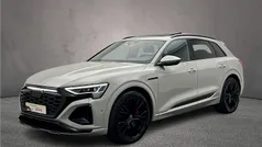 Grijs Gebruikt 2023 Audi Q8 e-tron Design SUV | € 67.900 (Goede deal)