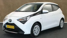 Wit Gebruikt 2019 Toyota Aygo X-play Hatchback | € 11.145 (Eerlijke prijs)