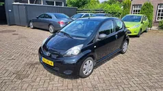 Zwart Gebruikt 2010 Toyota Aygo Hatchback | € 2.950 (Eerlijke prijs)