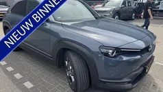 Grijs, metallic lak Gebruikt 2021 Mazda MX30 Ad'Vantage SUV | € 13.945 (Super prijs)