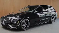 Zwart Gebruikt 2023 Mercedes 180 AMG line Sedan | € 42.750 (Eerlijke prijs)