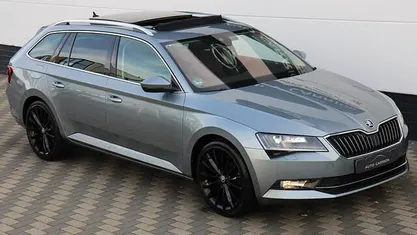 Grijs Gebruikt 2017 Skoda Superb LAURIN & KLEMENT Hatchback | € 24.945 (Eerlijke prijs)