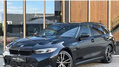 Zwart Gebruikt 2022 BMW 330 M Sport Stationwagen | € 35.950 (Eerlijke prijs)
