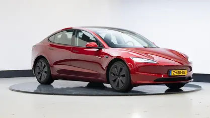 Occasion Tesla Model 3 RWD 11 kW (15 PK) 2024 Rood Sedan