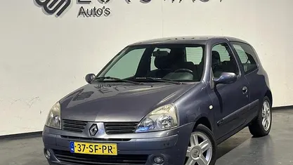 Blauw Gebruikt 2005 Renault Clio II Hatchback | € 1.795 (Eerlijke prijs)