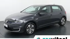 Grijs, metallic lak Gebruikt 2020 VW e-Golf Hatchback | € 13.940 (Eerlijke prijs)