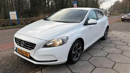 Occasion 2014 Volvo V40 Business Edition Hatchback | € 5.950 (Eerlijke prijs)