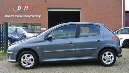 Gebruikt 2007 Peugeot 206 Forever Hatchback | € 1.499 (Eerlijke prijs)