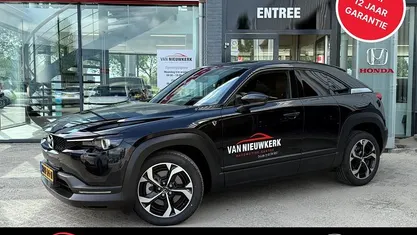 Jet black (zwart metallic) Occasion 2025 Mazda MX30 Ad'Vantage SUV | € 28.800 (Eerlijke prijs)