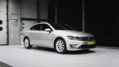 Grijs Gebruikt 2015 VW Passat Highline Sedan | € 15.750 (Eerlijke prijs)