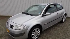 Zilver Gebruikt 2005 Renault Mégane II Luxe Hatchback | € 1.650 (Eerlijke prijs)
