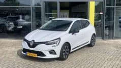 Wit Gebruikt 2022 Renault Clio V Evolution Hatchback | € 13.500 (Eerlijke prijs)