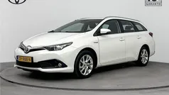 Wit Gebruikt 2018 Toyota Auris Touring Sports Stationwagen | € 15.945 (Eerlijke prijs)