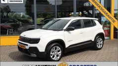 Wit, metallic lak Gebruikt 2023 Jeep Avenger Altitude SUV | € 25.990 (Eerlijke prijs)