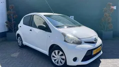 Wit Gebruikt 2013 Toyota Aygo Hatchback | € 5.950 (Eerlijke prijs)