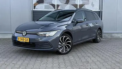 Occasion 2022 VW Golf VIII Life Stationwagen | € 16.840 (Eerlijke prijs)