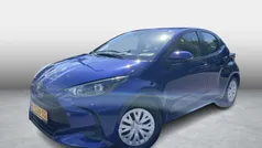 Blauw Gebruikt 2021 Toyota Yaris Hybrid Active Hatchback | € 19.999 (Eerlijke prijs)