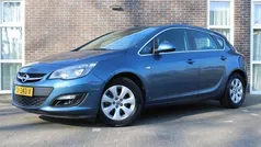 Blauw Gebruikt 2015 Opel Astra Comfort Hatchback | € 8.450 (Eerlijke prijs)
