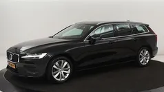 Gebruikt 2019 Volvo V60 Momentum Stationwagen | € 24.900 (Eerlijke prijs)
