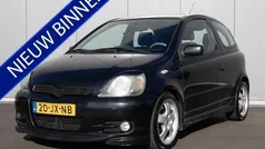 Zwart, metallic lak Gebruikt 2002 Toyota Yaris Sport Hatchback | € 3.945 (Eerlijke prijs)