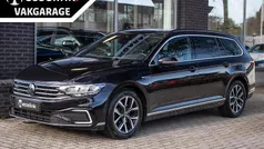 Zwart Gebruikt 2022 VW Passat Business Stationwagen | € 21.900 (Eerlijke prijs)