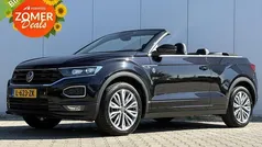 Zwart Gebruikt 2021 VW T-Roc Cabriolet R-line Cabriolet | € 31.885 (Eerlijke prijs)