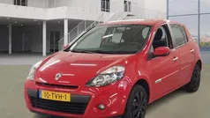 Rood Gebruikt 2012 Renault Clio IV Authentique Hatchback | € 4.199 (Super prijs)