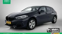 Zwart, metallic lak Gebruikt 2023 BMW 116 Basis Hatchback | € 24.945 (Goede deal)