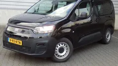 Zwart Gebruikt 2023 Fiat e-Doblò L2 50 kWh MPV | € 24.950 (Eerlijke prijs)