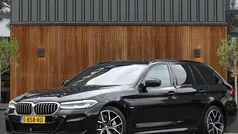 Zwart Gebruikt 2022 BMW 530e M Sport Stationwagen | € 39.995 (Goede deal)
