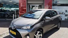 Bruin Gebruikt 2015 Toyota Yaris Hatchback | € 12.995 (Eerlijke prijs)