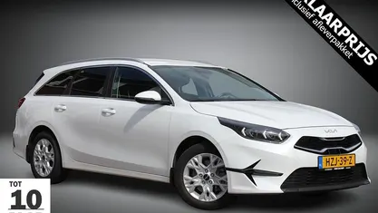 Wit Gebruikt 2024 Kia Ceed Hatchback | € 22.950 (Super prijs)