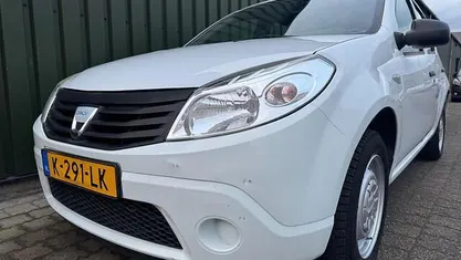 Occasion 2009 Dacia Sandero Hatchback | € 2.799 (Eerlijke prijs)