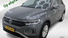 Grijs Gebruikt 2022 VW T-Roc Life SUV | € 20.400 (Eerlijke prijs)