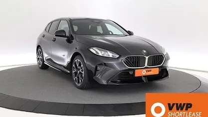 Zwart Gebruikt 2025 BMW 120 Comfort Edition Hatchback | € 38.850 (Eerlijke prijs)