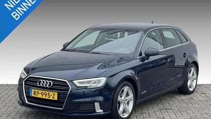 Blauw Occasion 2018 Audi A3 Sportback Sport Hatchback | € 14.895 (Eerlijke prijs)