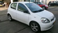 Wit Gebruikt 2003 Toyota Yaris Luna Hatchback | € 2.250 (Eerlijke prijs)