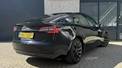 Zwart Gebruikt 2022 Tesla Model 3 Standard Range Plus Sedan | € 27.980 (Eerlijke prijs)