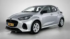 Grijs metallic Gebruikt 2024 Mazda 2 Center-Line Hatchback | € 24.220 (Eerlijke prijs)
