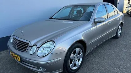 Grijs Gebruikt 2003 Mercedes E320 Avantgarde Sedan | € 6.950 (Eerlijke prijs)