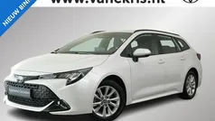 Gebruikt 2024 Toyota Corolla Hybrid Stationwagen | € 31.399 (Eerlijke prijs)