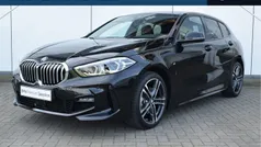 Zwart Gebruikt 2024 BMW 118 Executive Hatchback | € 35.950 (Goede deal)
